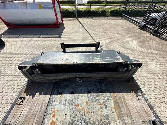 Semi-lavlader Broshuis 3ABSD Lowloader 3-axle / GVW: 59.000kg / Neck: ...
