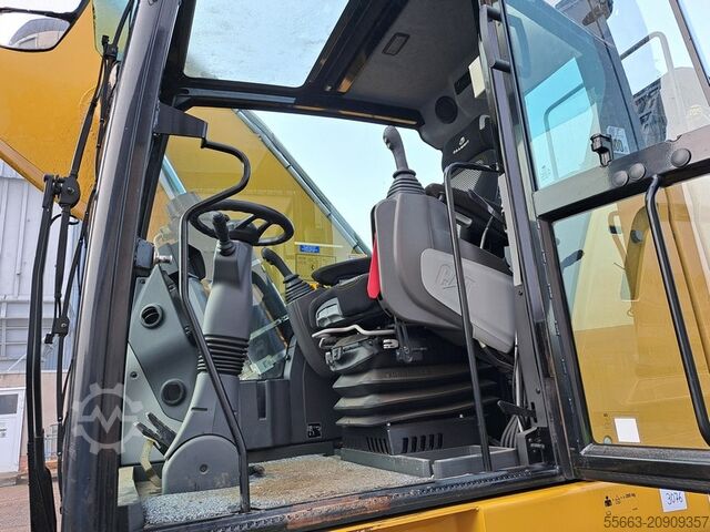 Przeładunkowa koparka nr 03 Caterpillar MH 3022