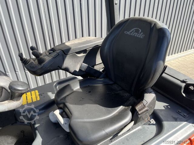 Stivuitor electric cu 4 roți Linde E16P-02