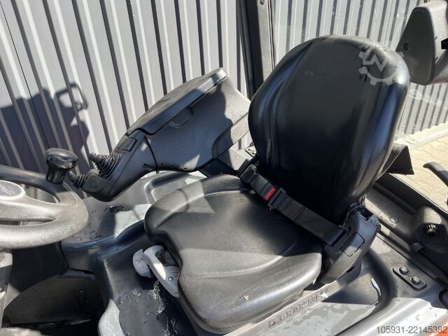 Stivuitor electric cu 3 roți Linde E14-02