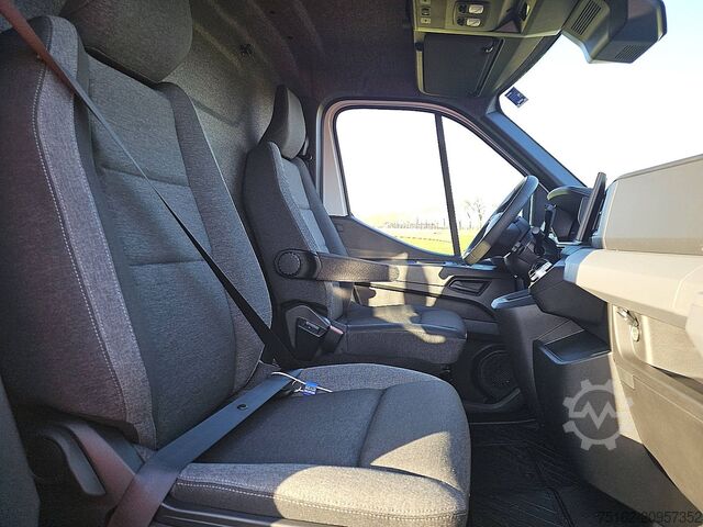 Camioneta familiar de techo alto RENAULT MASTER L3H2 404Km WLTP Navi