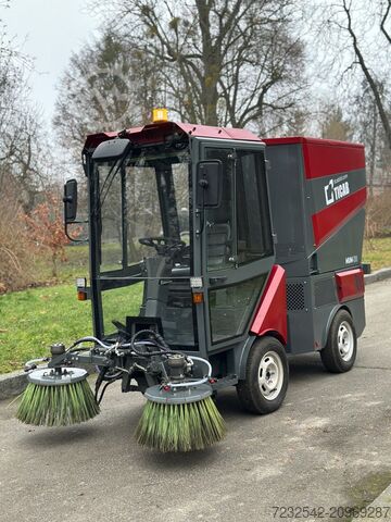 Offentligt nyttofordon TICAB Universal Municipal Street Sweeper