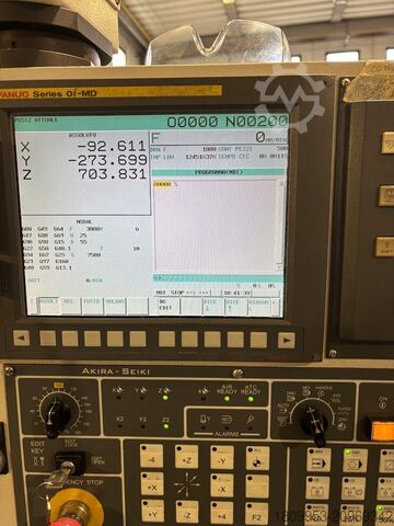 Függőleges megmunkáló központ Akira Seiki V 5.5 XP