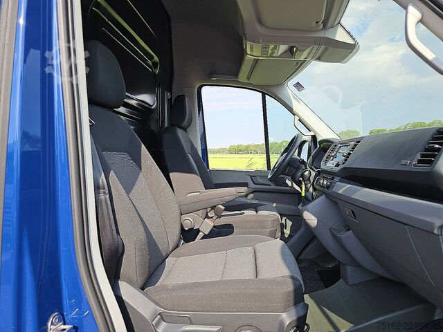 Karavan sa visokim krovom VOLKSWAGEN CRAFTER 2.0 L3H3 LED 4Motion!