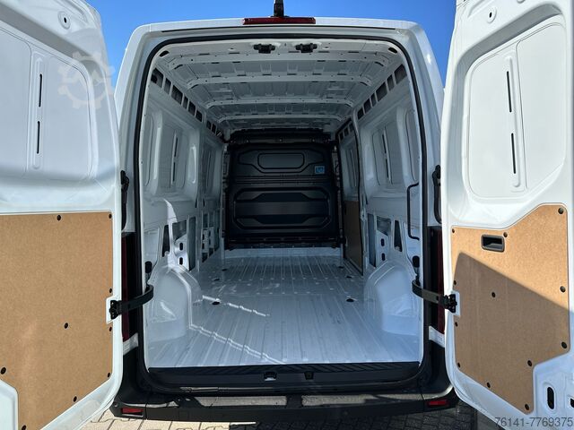 Verhoogde bestelwagen Renault Master 170 L3H2 Neus Modell