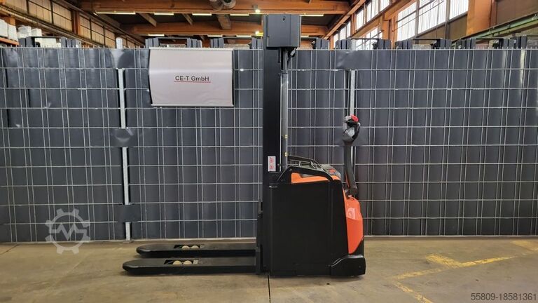 High Lift stacker Toyota SWE 160 // Triplex // 1.510 Std.