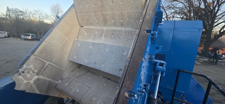 Prallbrecher auf Kettenfahrwerk Terex Pegson Trakpactor 428