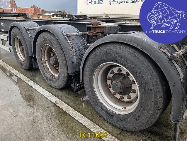 Containervervoer Turbos Hoet Tank chassis Gooseneck