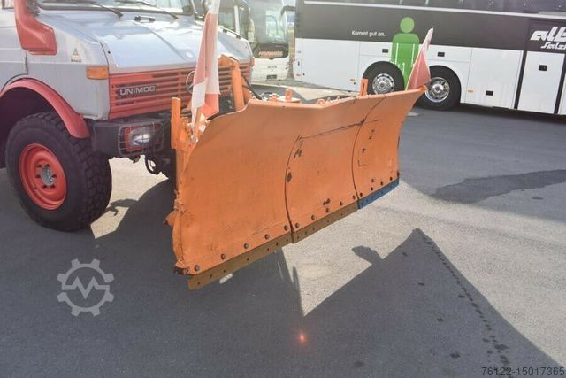 Tegljač MERCEDES-BENZ Unimog 424 / Multicar / Xylon