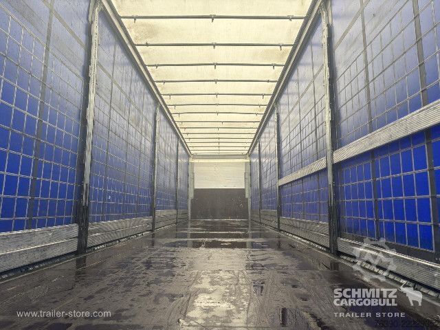 Öppen semitrailer med kapell Schmitz Cargobull Semitrailer Curtainsider Standard