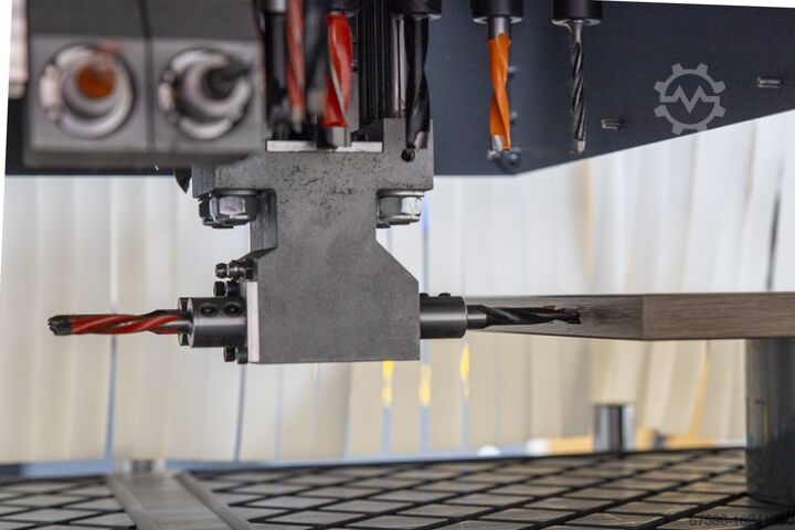 Bearbejdningscenter Danmar Machines CNC Routers CNC Nesting met zaagblad Ø305MM + boren