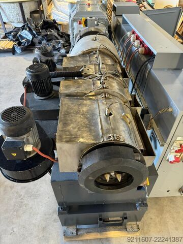 Extruder cu două șuruburi battenfeld-cincinnati Titan 68R-APC