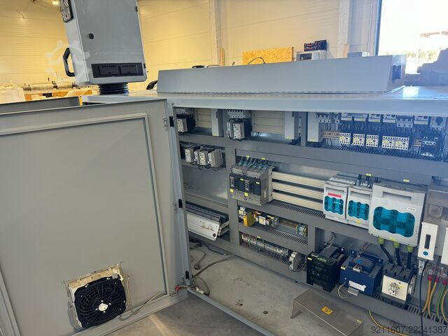 Extruder cu două șuruburi battenfeld-cincinnati Titan 68R-APC