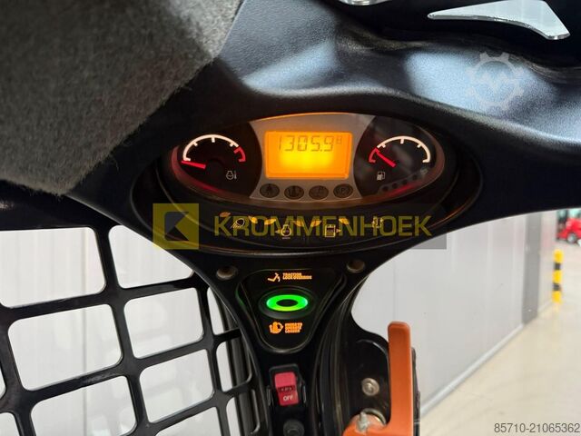 încărcător pe șenile Bobcat T 590