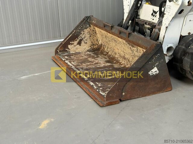 încărcător pe șenile Bobcat T 590