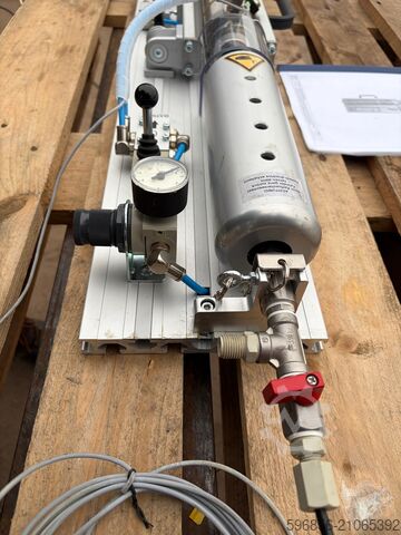 Apparaat voor het legen van SEMCO 600 ml cartridges / containers – as Urządzenie do opróżniania kartuszy / pojemników SEMCO 600 ml – axiss Urządzenie do opróżniania kartuszy / pojemników SEMCO 600 ml – axiss