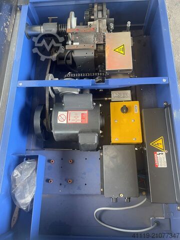 Omsnoeringsmachine Taiwan model 8202  