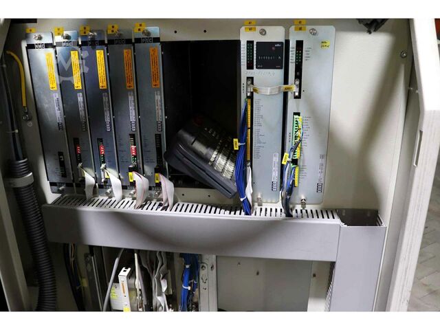 Control system for industrial robots KUKA RC 30/52