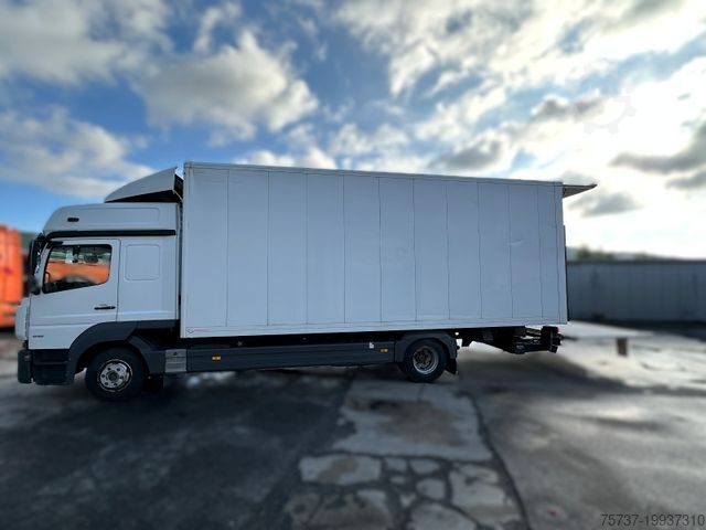 Transporter mit Koffer MERCEDES-BENZ 818