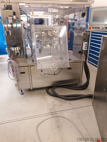 Stroj na tvarování, plnění a uzavírání sáčků LEEPACK RP-6T-40-WD