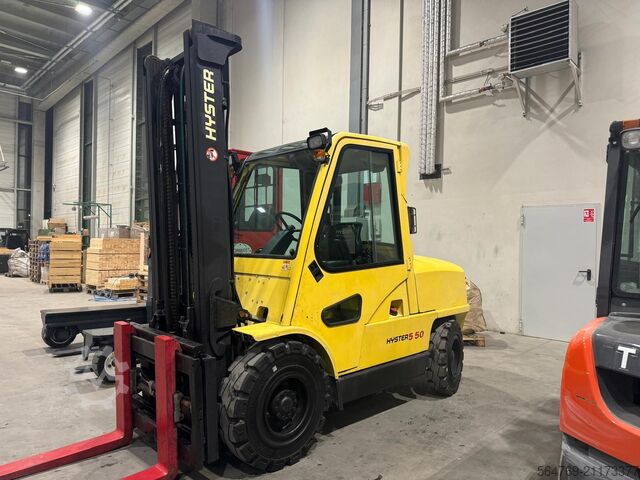 Carretilla elevadora de 4 ruedas Hyster H 5.5 XM // Full cabin // Only 6089 hour