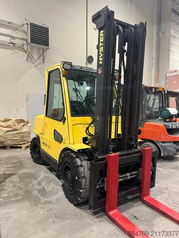 Carretilla elevadora de 4 ruedas Hyster H 5.5 XM // Full cabin // Only 6089 hour
