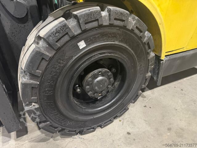 Carretilla elevadora de 4 ruedas Hyster H 5.5 XM // Full cabin // Only 6089 hour