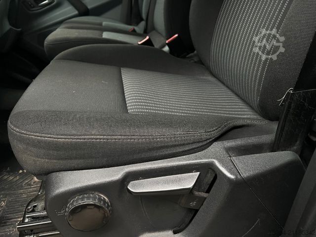 Minibus FORD Transit Custom 2.0 TdCi L1H1 9Sitze Motor Defect