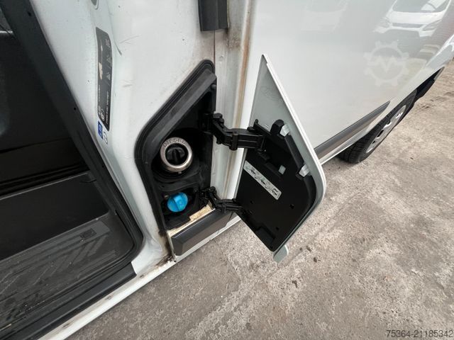 Minibus FORD Transit Custom 2.0 TdCi L1H1 9Sitze Motor Defect