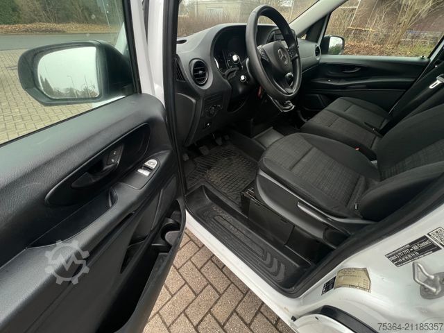 Minibus MERCEDES-BENZ Vito 111 Cdi BlueTEC 9 Sitze Klima Navi Tempomat