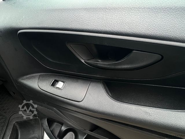 Minibus MERCEDES-BENZ Vito 111 Cdi BlueTEC 9 Sitze Klima Navi Tempomat