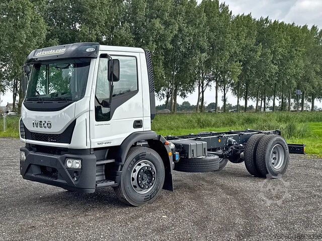 Chassis met cabine Iveco EuroCargo 180 E28-4185 Chassis Cabin (32 units)
