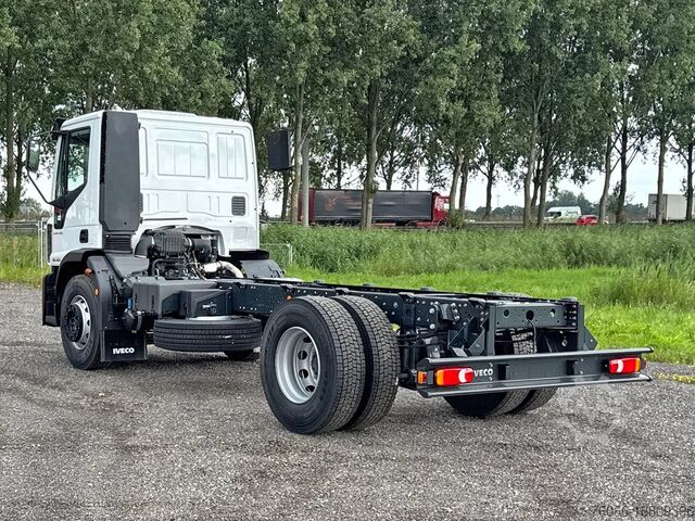Chassis met cabine Iveco EuroCargo 180 E28-4185 Chassis Cabin (32 units)