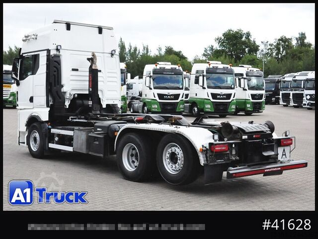 Abrollkipper MAN TGX 26,500 LL, HIAB Intarder Navi Sound, Funk