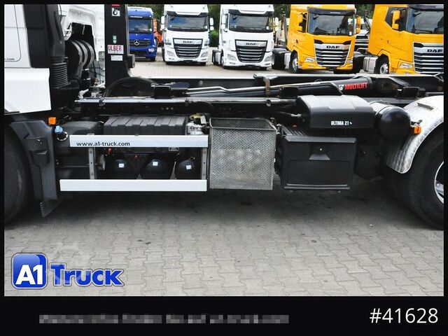 Abrollkipper MAN TGX 26,500 LL, HIAB Intarder Navi Sound, Funk