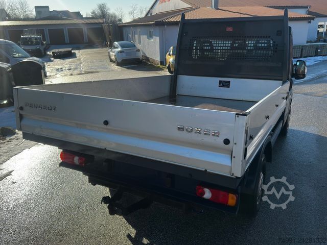 Pick-up van PEUGEOT Boxer Pritsche 335 L2 BlueHDi 130
