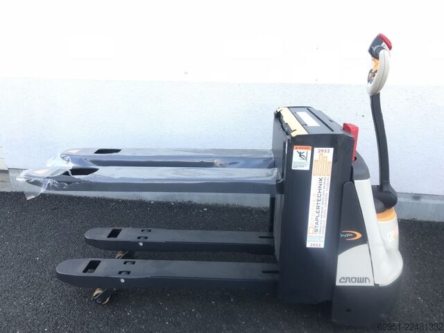 Electric Pallet Truck Crown WP 3080 Elektro-Hubwagen mit Masthub