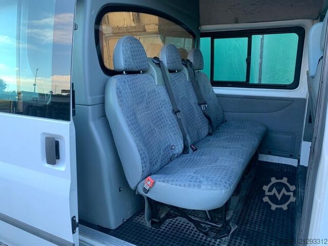 Magas tetős furgon Ford Transit  autocarro 6 Posti  -