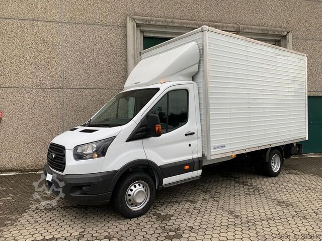 Sonderausbau-Transporter Ford Transit 350 Furgone in Lega