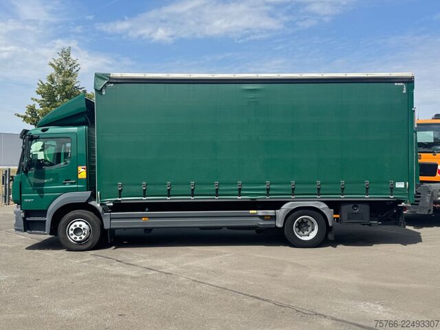 Platós teherautó ponyvával MERCEDES-BENZ ATEGO 1527 L / LBW 2,0 T / 2 x AHK / 3 SITZER