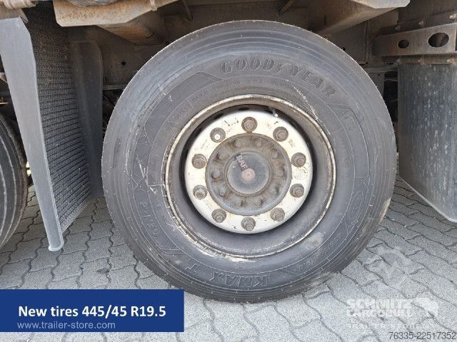 Naczepa otwarta z plandeką Kögel Curtainsider Mega