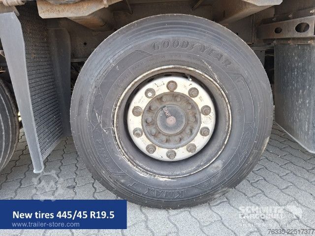 Semiremorcă deschisă cu prelată Kögel Curtainsider Mega