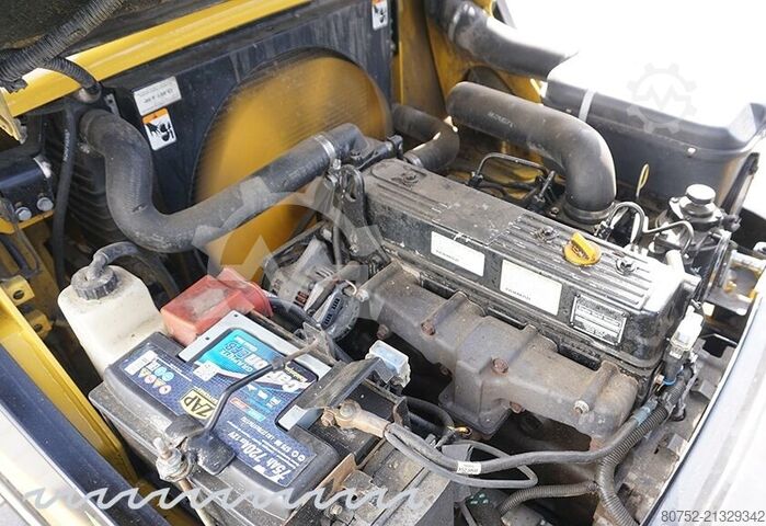 Forklift Yale GDP25VX Diesel Stapler