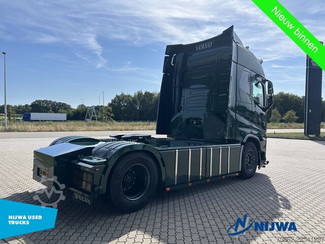 Standard-SZM Volvo FH 500 TC 4x2 Showtruck + I-Park