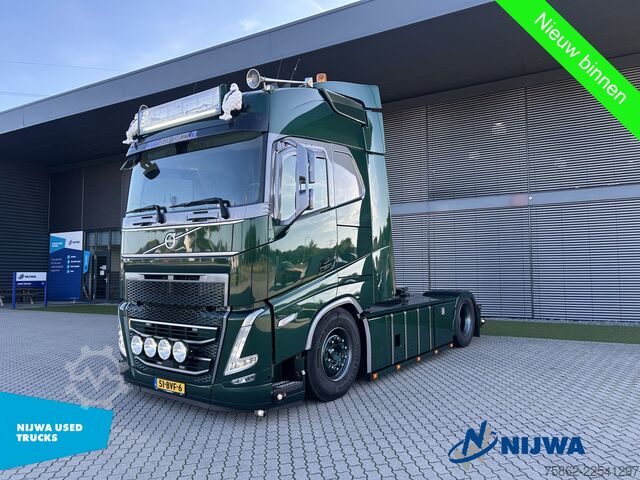 Standard-SZM Volvo FH 500 TC 4x2 Showtruck + I-Park