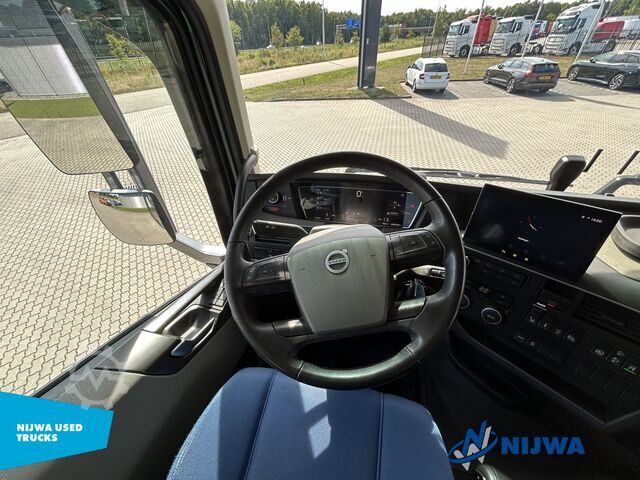 MTS standard Volvo FH 500 TC 4x2 Showtruck + I-Park