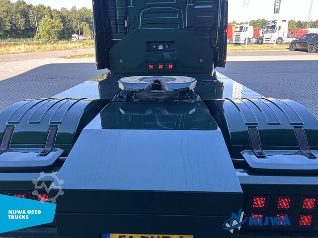 MTS standard Volvo FH 500 TC 4x2 Showtruck + I-Park
