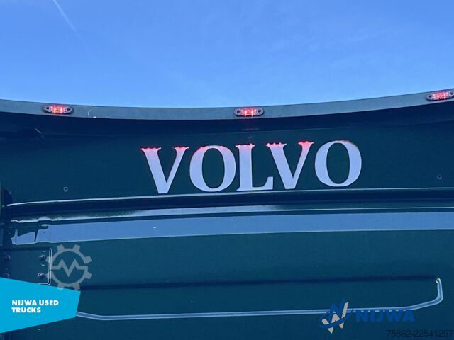 MTS standard Volvo FH 500 TC 4x2 Showtruck + I-Park