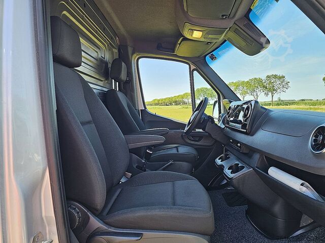 Bestelauto MERCEDES-BENZ SPRINTER 519 L3H2 Dubbellucht LED