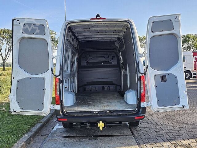 Station wagon con tetto alto MERCEDES-BENZ SPRINTER 311 L2H2 MBUX10  RWD